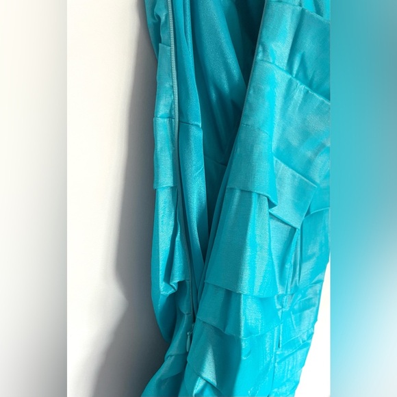 Le Chateau One Shoulder Vibrant Blue Ruched Dress - Picture 4 of 10